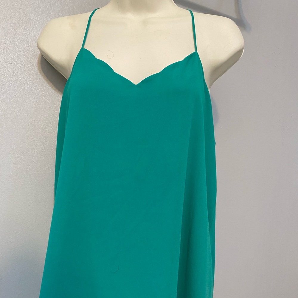 Woman’s tank top express
